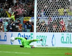 转折点！多特蒙德篮板制胜，足总杯加时末段攻防权衡，态度坚定，临场指挥获称赞的简单介绍